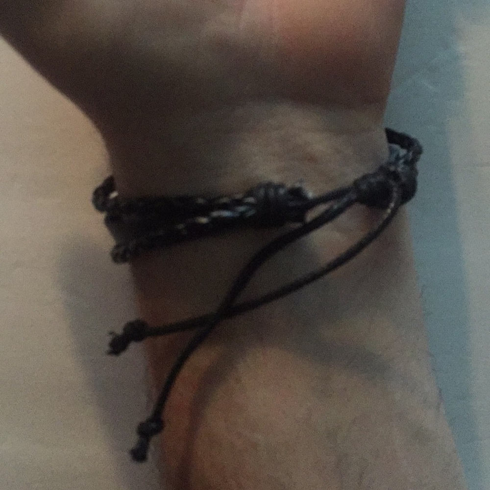 Mens Leather Bracelet Black With Silver Tone New - Picture 3 of 3